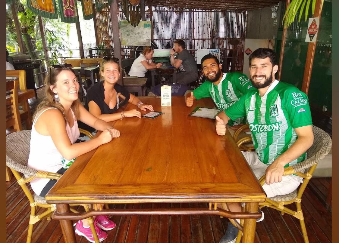 Casa Kiwi Hostel Medellín Extérieur photo