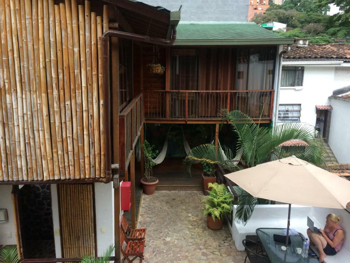 Casa Kiwi Hostel Medellín Extérieur photo