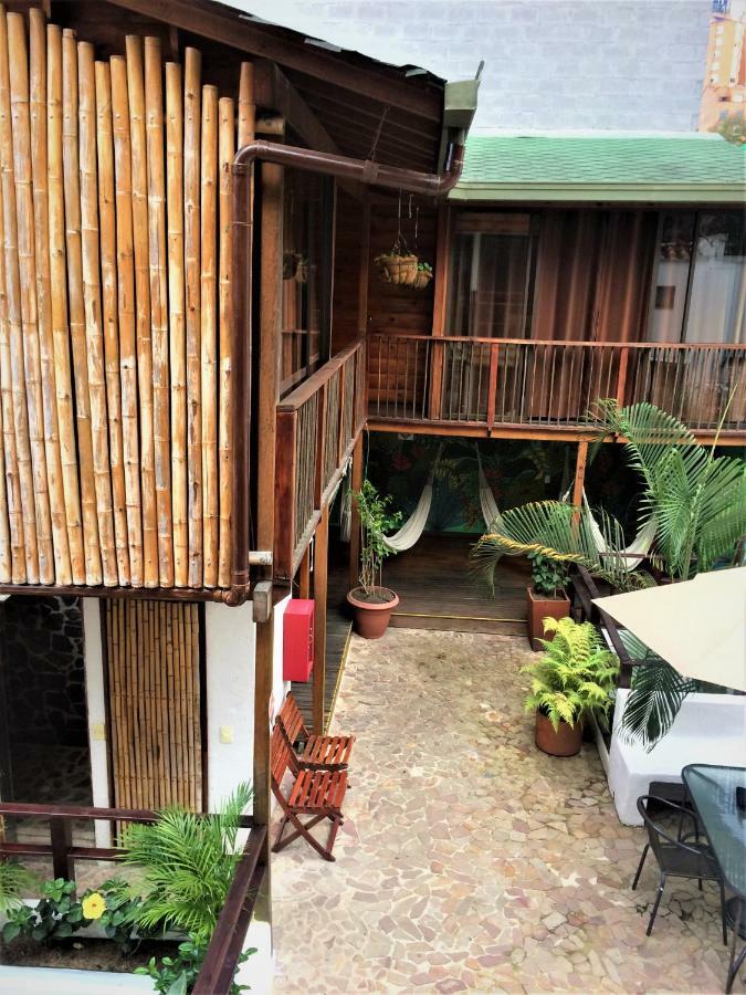 Casa Kiwi Hostel Medellín Extérieur photo