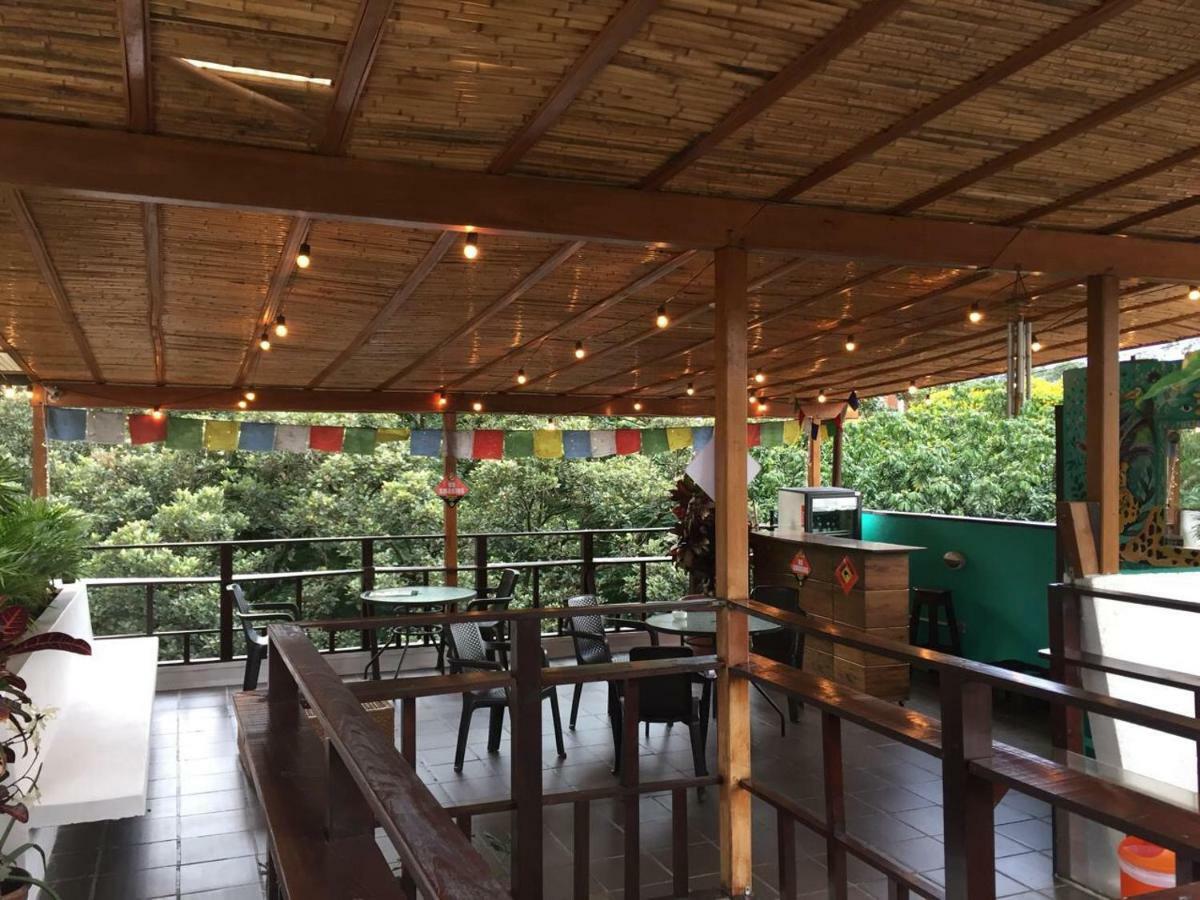 Casa Kiwi Hostel Medellín Extérieur photo